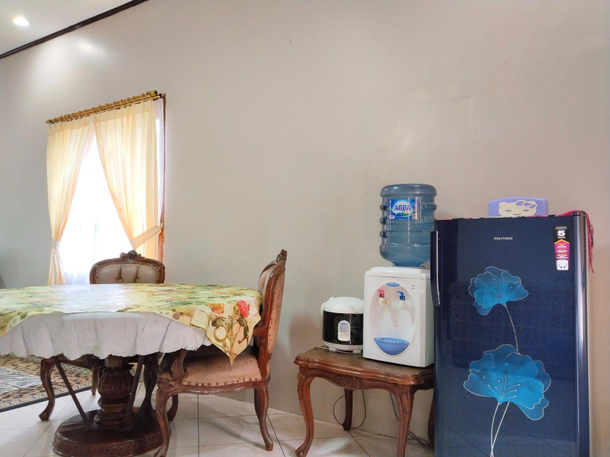 Villa Yustisia Curug 7 Cilember Cisarua Exterior foto
