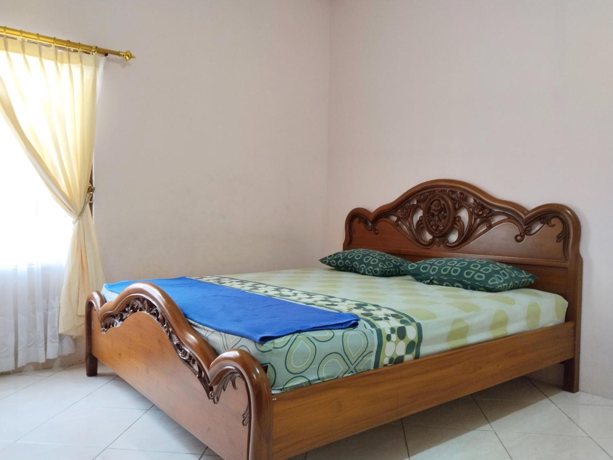 Villa Yustisia Curug 7 Cilember Cisarua Exterior foto