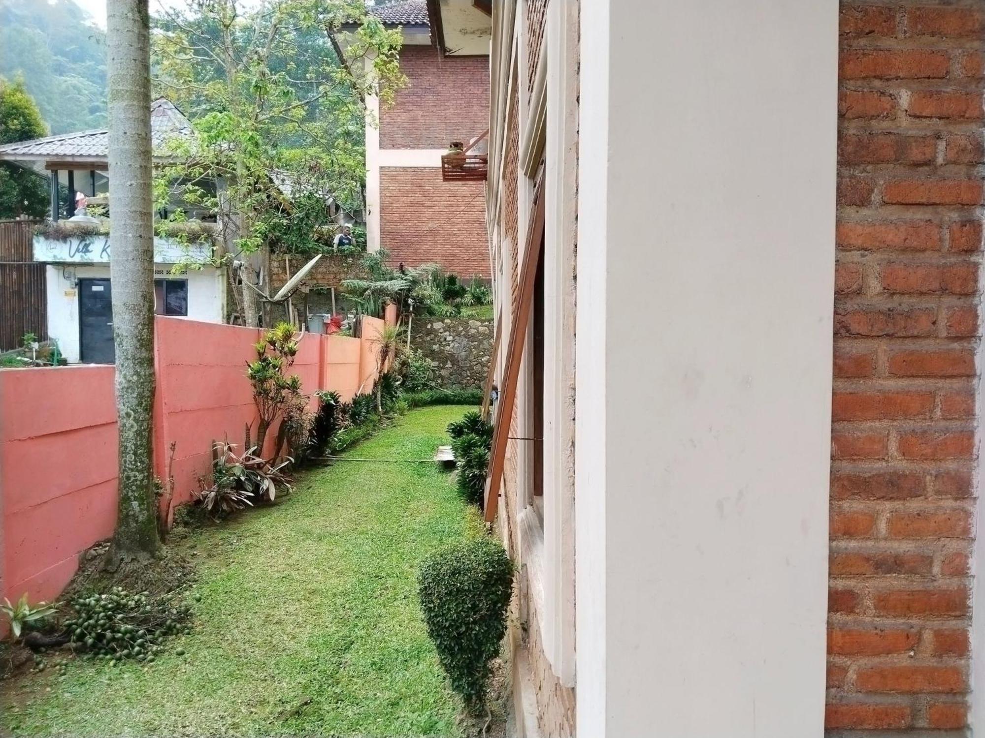 Villa Yustisia Curug 7 Cilember Cisarua Exterior foto